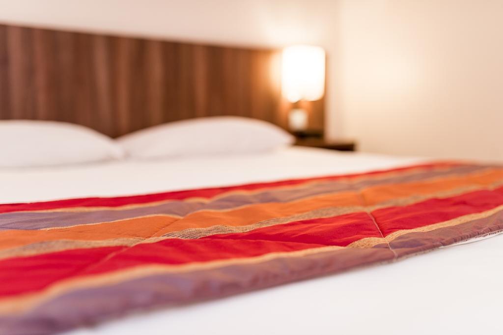 Hotel Eurocentre 2* Toulouse Nord กาสเตนู-เดเอสเตรตูฟองด์ส ห้อง รูปภาพ